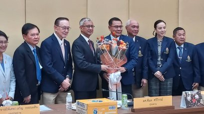 โอลิมปิกไทยย้ำเปตองต้องทำตามกฎสหพันธ์โลก คุยเลือกตั้งหลังซีเกมส์ "มาดามแป้ง" แย้มทีมบอลไทยขอเตะสนามติณสูลานนท์ สงขลา ยันต้องคว้าเหรียญทองชาย-หญิง!  "บิ๊กแนต" รองประธานอลป. ชี้ปัญหากัมพูชาต้องแยกกีฬา-การเมือง เชื่อไทยดูแลความปลอดภัยได้