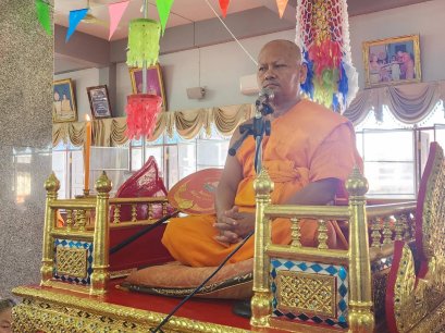 บรรยากาศ พุทธศาสนิกชน อุบาสกอุบาสิกา เข้าร่วมทำบุญวันออกพรรษา และพิธีเทศน์มหาชาติชาดก ที่วัดบัวโรย อำเภอบางเสาธงจังหวัดสมุทรปราการ เนื่องในประเพณีออกพรรษา ประจำปี 2568