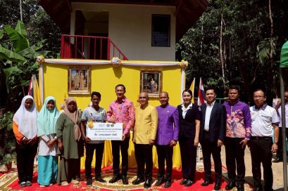 ผู้ว่าฯ นราธิวาส ส่งมอบบ้านโครงการบ้านห่วงใยจากใจ GLO ประจำปี 2568