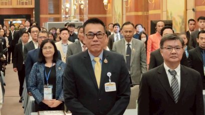 สว.'ชีวะภาพ' ชวนคนไทยสู้โลกร้อน นำร่อง 'ผ้าป่าคาร์บอนเครดิต' ก้าวแรกสู่ความหวังเพื่อโลกที่ยั่งยืน!