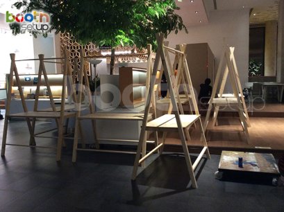 โต๊ะไม้สน