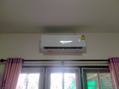 บ้านคุณจารุวรรณ2 ใกล้ตลาดร้อยเสา บ้านเพ ติดตั้งแอร์ แบบติดผนัง Amber III (GREE แอร์กรี ตัวจบ..ครบจริง)