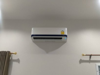  หมู่บ้านวันใหม่ 2 บ้านฉาง-เนินกระปรอก บ้านคุณวัชรพงษ์3 ติดตั้งแอร์ แบบติดผนัง X-Inverter (CARRIER ล้ำให้สุดกับที่สุดแห่งดีไซน์)