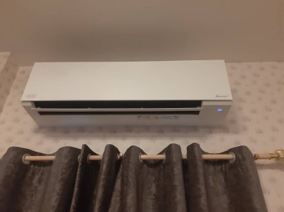 บ้านคุณสุชาติ15 ติดตั้งแอร์ ติดผนัง (CARRIER X-Inverter Plus สีขาว)