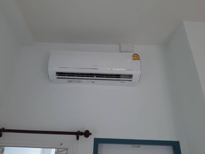อพาร์ทเม้นต์ คุณประเสริฐ2 ติดตั้งแอร์ ติดผนัง (GREE Fairy II Fixed Speed ตัวจบ..ครบจริง)