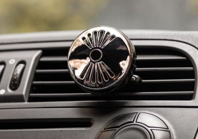 "เมซอง แบร์เช่ ปารีส" พร้อมเป็นเพื่อนเดินทางในทุกทริป ด้วยคลิปน้ำหอมปรับอากาศในรถยนต์หลากดีไซน์