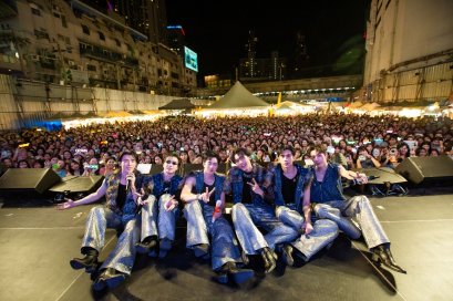 "Snow Ville 2025 presented by mMilk"  อบอวลด้วยเสียงเพลงและความสุขส่งท้ายปี!! ศิลปินฮอตโชว์ร้อง-เต้นจัดเต็ม!! แฟนเพลงนับพันแห่เชียร์แน่น SW1 MARKET