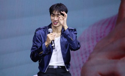 เหยินไปหมดแล้ว! 'ชู ยองอู' ชมแฟนไทยสุดเฟรนด์ลี่ เอเนอร์จีไม่มีอ่อม ทำฮ็อบหนักมาก ในงานแถลงช่าว "2025 CHOO YOUNG WOO ASIA FANMEETING TOUR [Who (is) Choo?] in BANGKOK"