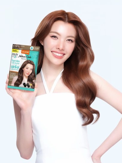 LOLANE NATURE CODE ดึง 'ออม-กรณ์นภัส' นั่งแท่นพรีเซนเตอร์คนล่าสุดอย่างเป็นทางการ ชวนคน GEN ใหม่กล้าเปลี่ยนลุคสนุกกับสีผม ในคอนเซปต์ "สวยทุกลุค ออร่าทุก GEN"