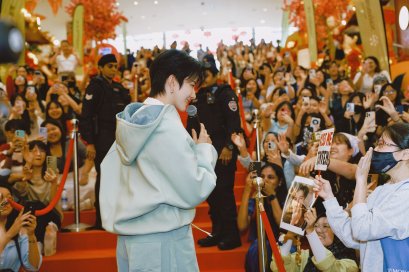 ซุปตาร์ห้างแตก! 'ไมค์ พิรัชต์' บินลัดฟ้าออกอีเวนต์ที่มาเลเซีย  แฟนคลับต้อนรับล้น Pavilion KL