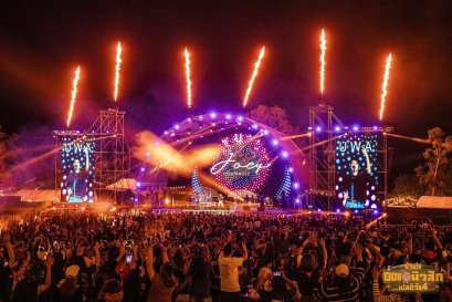 "บ้านไร่ 1308 มิวสิกเฟสฯ: ทำถึง!!! ดึงศิลปินเเถวหน้าเมืองไทย เสิร์ฟความฟินให้ชาวเพชรบุรีเหยียบหมื่น ตั้งเเต่บ่าย 3 ยันตี 4