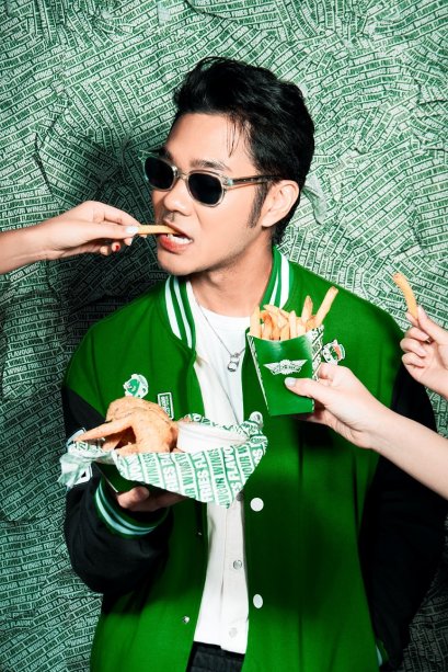 สิ้นสุดการรอคอย! "Wingstop" แบรนด์ระดับโลกบุกไทยสาขาแรกที่ MBK Center ประกาศชัด "ไม่ใช่ธุรกิจไก่ทอด" แต่เป็น "ธุรกิจแห่งรสชาติ 'เนม-ปราการ ไรวา' ขึ้นแท่น "Wingstop Bro" บริหารธุรกิจเต็มตัวครั้งแรก