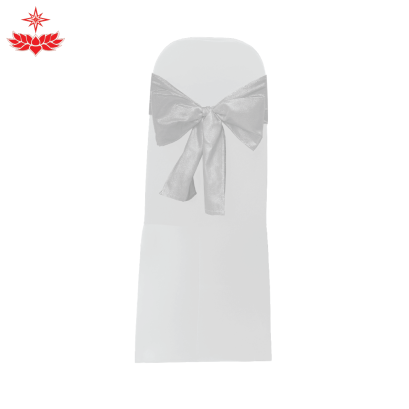 เก้าอี้บุนวมผ้าขาวสวมตึง + โบว์สีขาว
