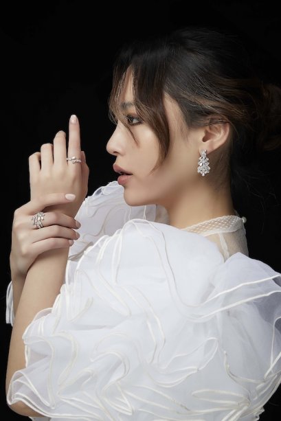 JASMIN รังสรรค์คอลเลกชั่น “Aqua” ถ่ายทอดความงดงามผ่านความพลิ้วไหวของ “น้ำ”