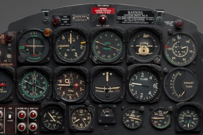 แสงสว่างบนข้อมือ Bell & Ross BR03-92 Bi-Compass