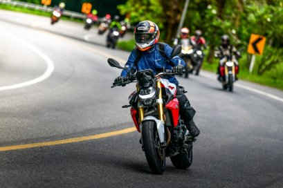 บีเอ็มดับเบิลยู มอเตอร์ราด จัดทดสอบ BMW F 900 R และ F 900 XR ใหม่ พร้อมพาชมสายการผลิต