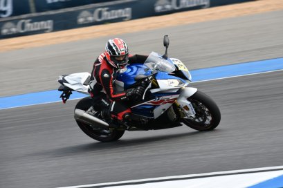 BMW Motorrad พาลูกค้าร่วม Track Experiences หลักสูตรจาก California Superbike School 