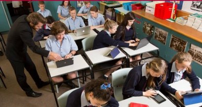 เรียนชั้นมัธยมศึกษา