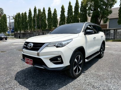 2019 Toyota Fortuner 2.8 V TRD Sportivo (2-Tone) 4WD เกียร์ออโต้