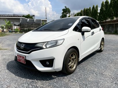 2015 Honda jazz 1.5 V เกียร์ออโต้