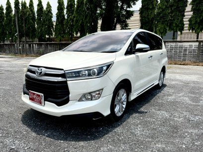 2017 Toyota Innova Crysta 2.8 V เกียร์ออโต้