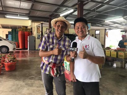 ข่าวช่องวัน 31 มาสัมภาษณ์ทางสวนเกี่ยวกับการปลูกการจัดการแล้วก็การตลาดของแก้วมังกรสายพันธุ์ต่างๆ