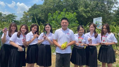 มหาวิทยาลัยเกษตรศาสตร์ คณะเศรษฐศาสตร์ (สาขาธุรกิจการเกษตร) เยี่ยมชมสวน