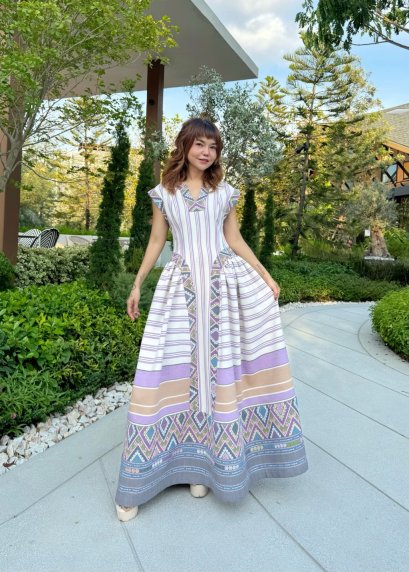 Maxi Dress จากผ้าทอ จังหวัดลำพูน x ผ้าไทลื้อ จังหวัดน่าน