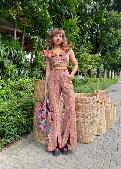 ชุด Set ผ้ามัดหมี่ลายศิลาล้อมเพชร ของดีจ.กำแพงเพชร ตัดเย็บร่วมกับผ้าไทลื้อ ของดี จ.น่าน