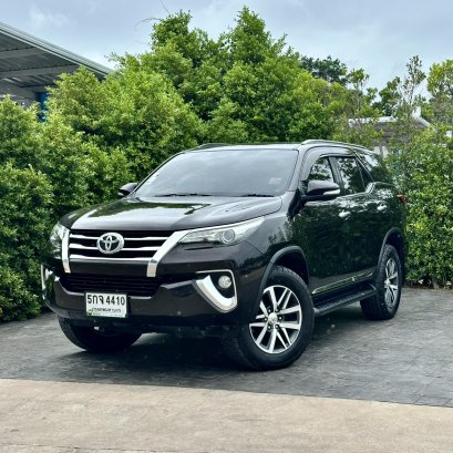 TOYOTA FORTUNER 2.4 V ปี59