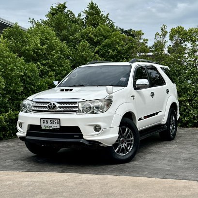 TOYOTA FORTUNER 3.0 V 4WD ปี49
