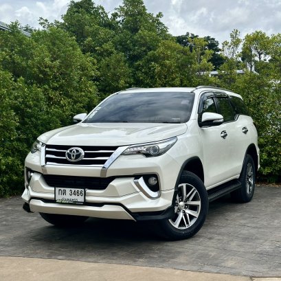 TOYOTA FORTUNER 2.4 V ปี60