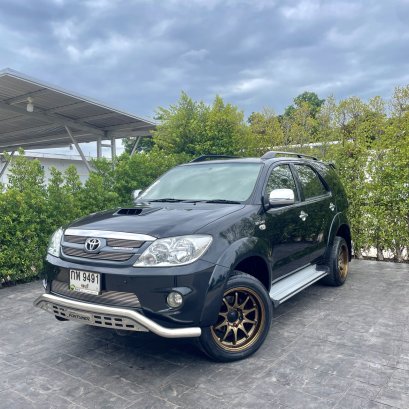 TOYOTA FORTUNER 3.0 V 4WD ปี48
