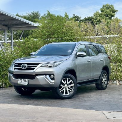 TOYOTA FORTUNER 2.4 V ปี60