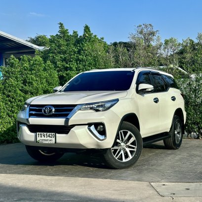 TOYOTA FORTUNER 2.4 V ปี59