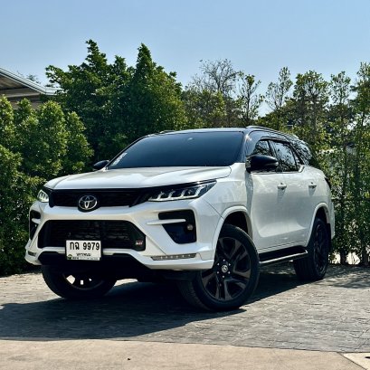 TOYOTA FORTUNER 2.8 GR SPORT 4WD (BLACK TOP) ปี66