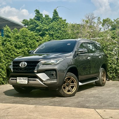 TOYOTA FORTUNER 2.4 V 4WD ปี64