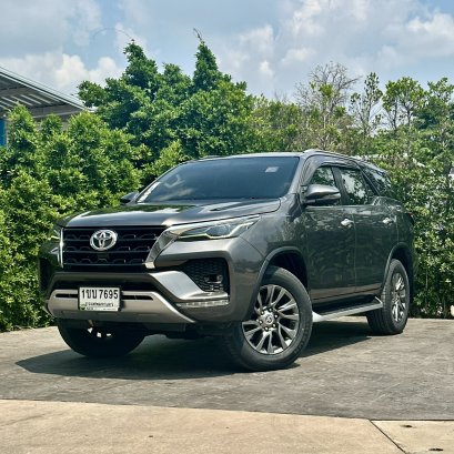 TOYOTA FORTUNER 2.4 V 4WD ปี64