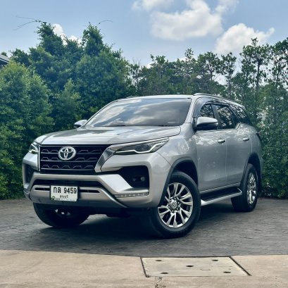 TOYOTA FORTUNER 2.4 V ปี64