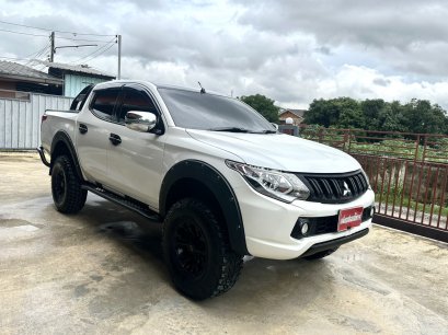 MITSUBISHI TRITON 2.4 GLS PLUS DOUBLE CAB ปี 2017 M/T