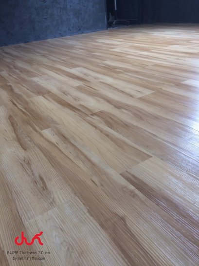 ผลงาน ติดตั้ง กระเบื้องลายไม้ ความหนา 3 มม.แบรนด์ ROCOCO รหัส B47MB - laminatethai