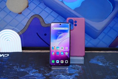 สมาร์ทโฟน vivo V60 (12+256GB) Berry Purple (5G) เครื่องสวย มีประกันศูนย์ พร้อมใช้งาน ขายเพียง 8,990.- เท่านั้น