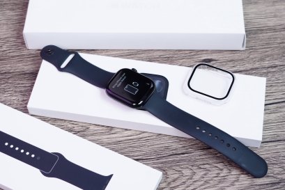 Apple Watch Series 11 GPS 46mm Jet Black Aluminium with Black Sport Band - M/L (MEUX4SA/A) เครื่องสวย อุปกรณ์ครบกล่อง ขายเพียง 9,990.-