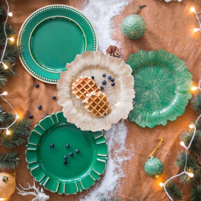 Green & Gold Plastic Plates