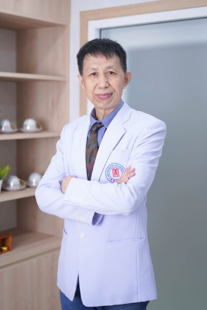 แพทย์จีนอาวุโส หลี่ ฮั่น เฉิง