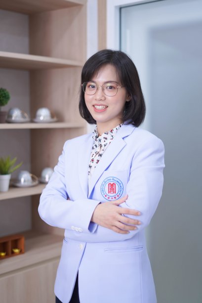 แพทย์จีน ชลิดา สิทธิชัยวิจิตร (หมอจีน เฉิน เป่า เจิน)