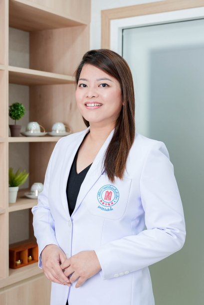 แพทย์จีนอาวุโส ธีรา อารีย์ ธนวัฒนกุล (หมอจีน หลิน ซี หยวน)