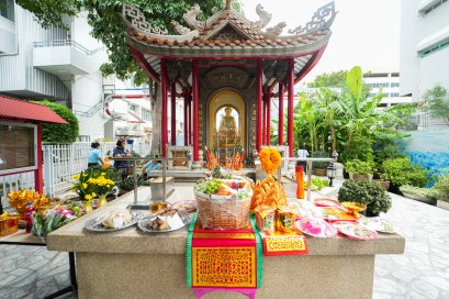 สืบสานคุณค่าวัฒนธรรมจีน คลินิกการแพทย์แผนจีนหัวเฉียว จัดพิธีไหว้สารทจีน (中元节) ประจำปี 2569