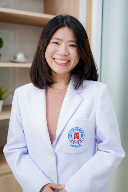 แพทย์จีน ฐิตินันต์ ศรีเดช  (หมอจีนอวี๋ เผย เสียน) 