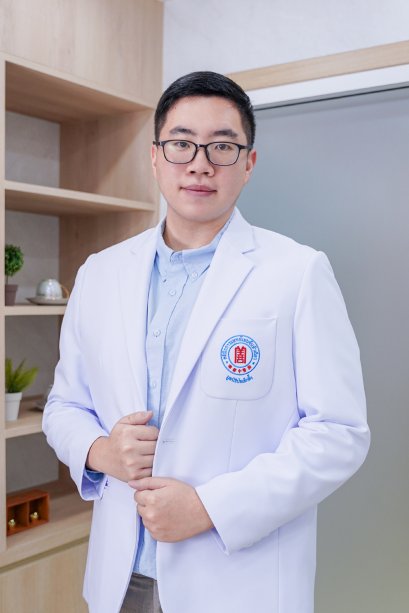 แพทย์จีน ปัณณวิชญ์ โสภณธิติพันธุ์ (หมอจีน หลี่ จิน เสียง)
